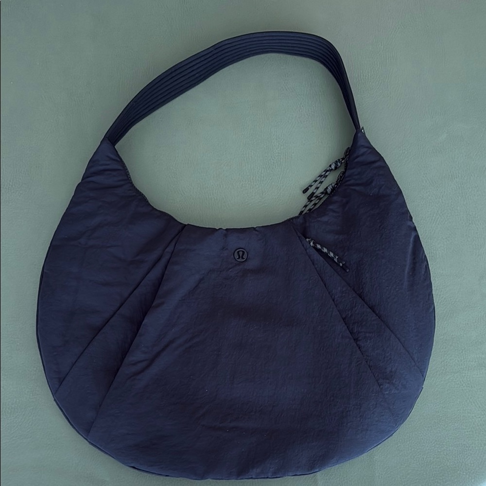 NWOT Lululemon Black Pleated Shoulder Bag